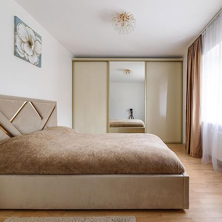 Naukova Street Appartamento Lwów Zewnętrze zdjęcie